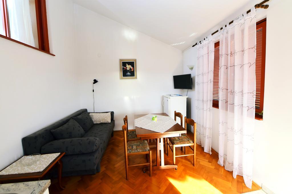 Apartments Zdjelar Poreč Exteriör bild