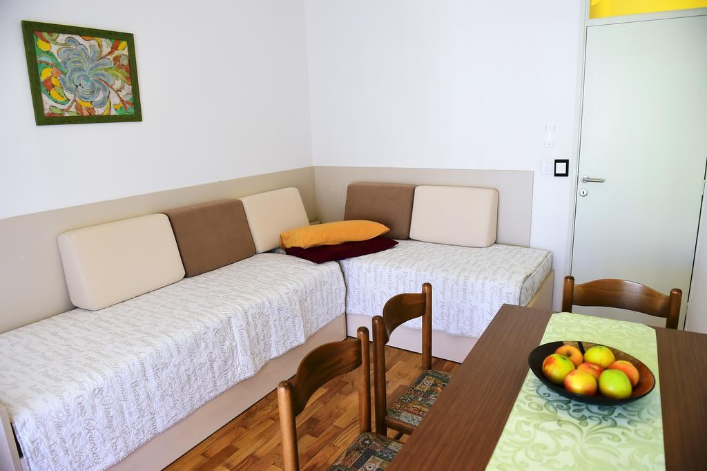 Apartments Zdjelar Poreč Exteriör bild