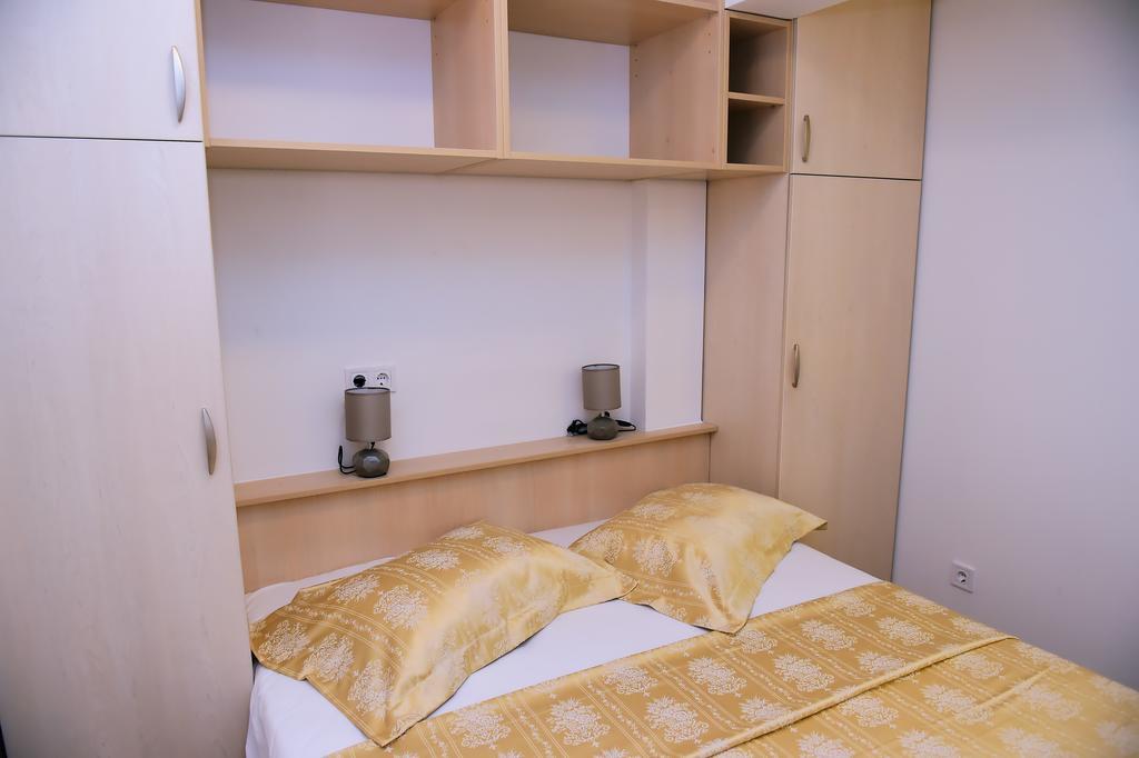 Apartments Zdjelar Poreč Exteriör bild