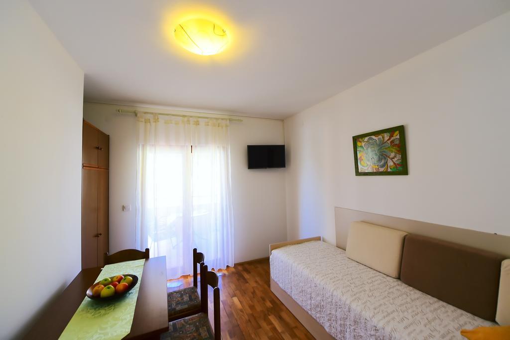 Apartments Zdjelar Poreč Exteriör bild