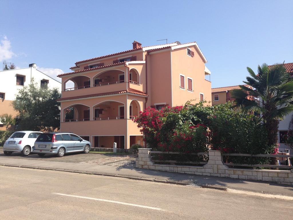 Apartments Zdjelar Poreč Exteriör bild